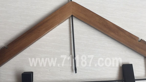 福建意昂衣架厂-严米衣架.jpg